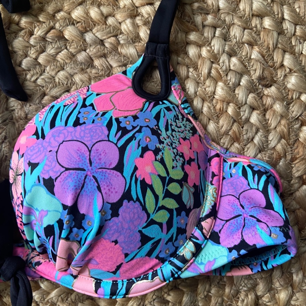 Victoria’s Secret Swim Bikini Top - Picture 3 of 5